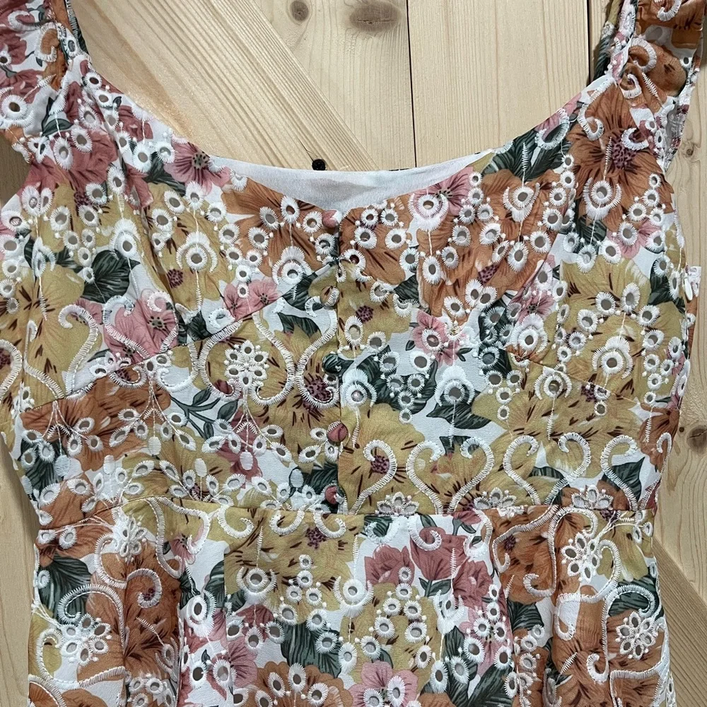 NWT En Saison Presley Floral Embroidered Tieres Midi Dress, Size Large. - Picture 8 of 13